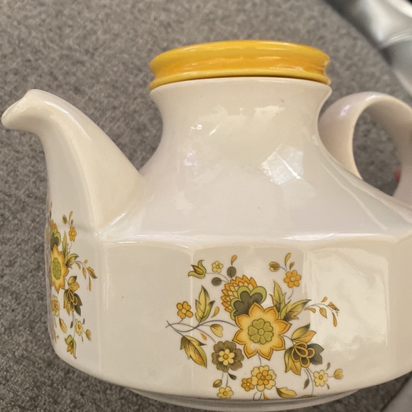 Mccoy Kitchen Vintage Mccoy Teapot With Yellow Green Flowers 97s Poshmark